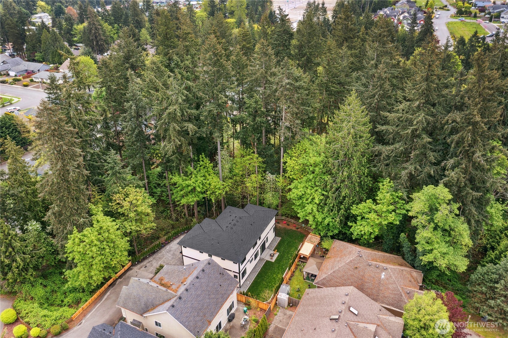 1801 Redmond Place Northeast Renton, WA 98056 - Photo 37 of 40