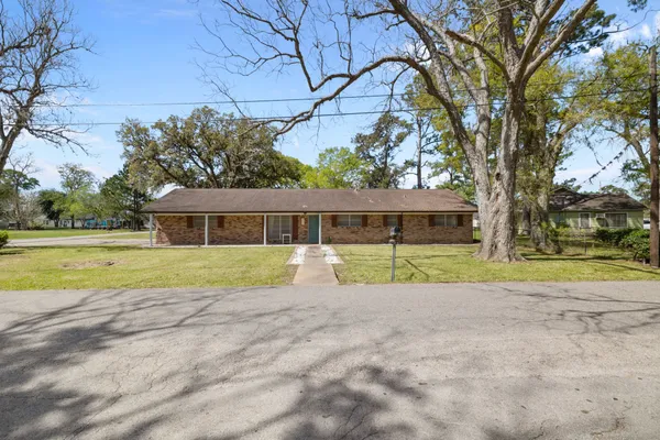 $329,000 | 404 South 14th Street, West Columbia, TX 77486