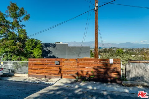 $795,000 | 1556 Rollins Drive, Los Angeles, CA 90063