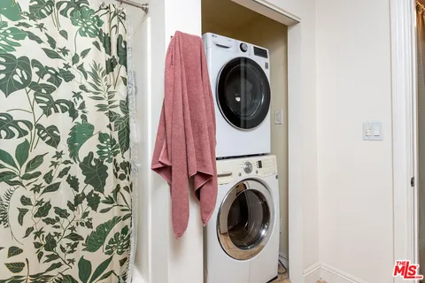 $795,000 | 1556 Rollins Drive, Los Angeles, CA 90063