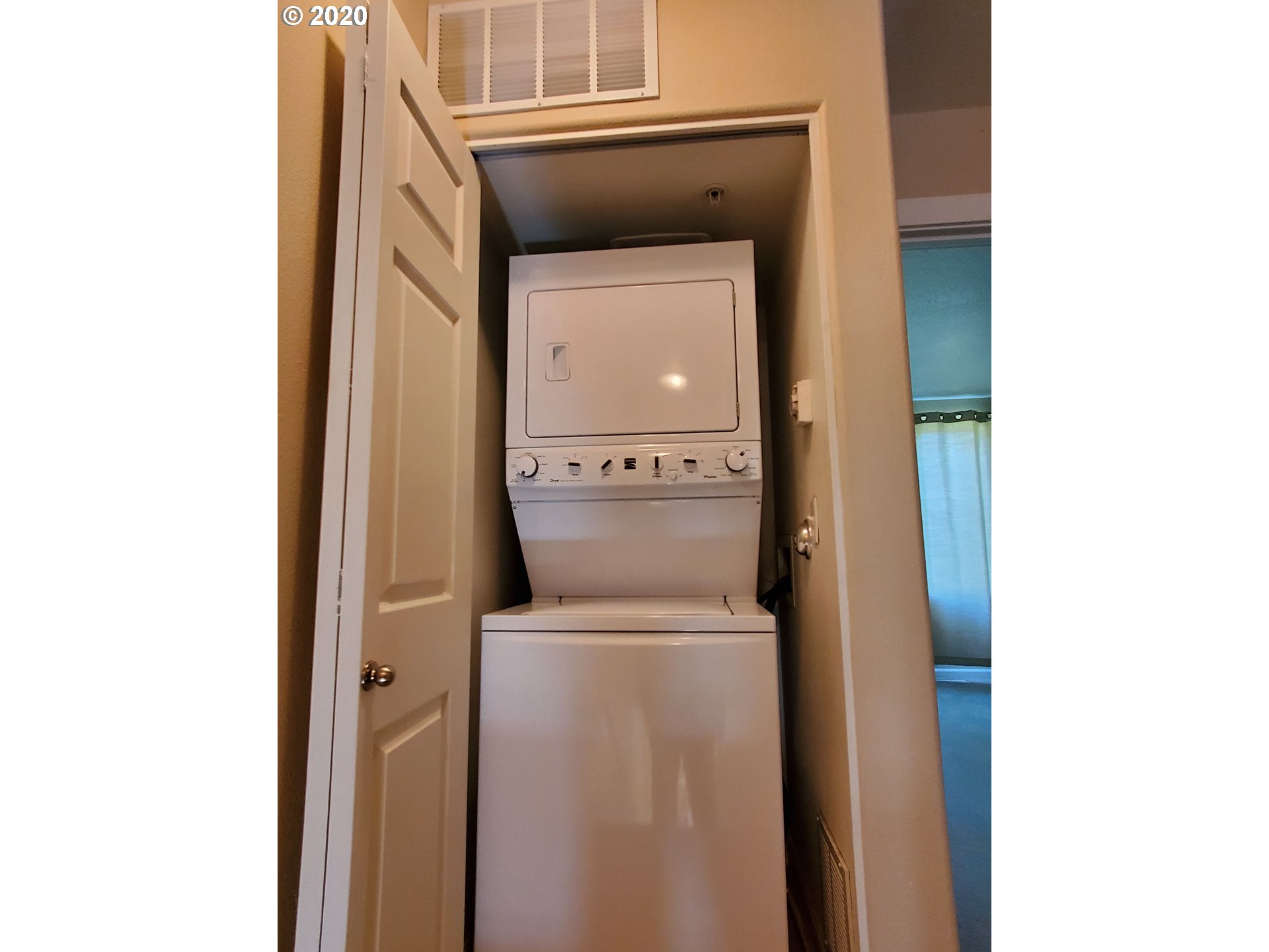 15210 Southwest Sparrow Loop, Unit 104 Beaverton, OR 97007 - Photo 12 of 23 Gallery Image 12