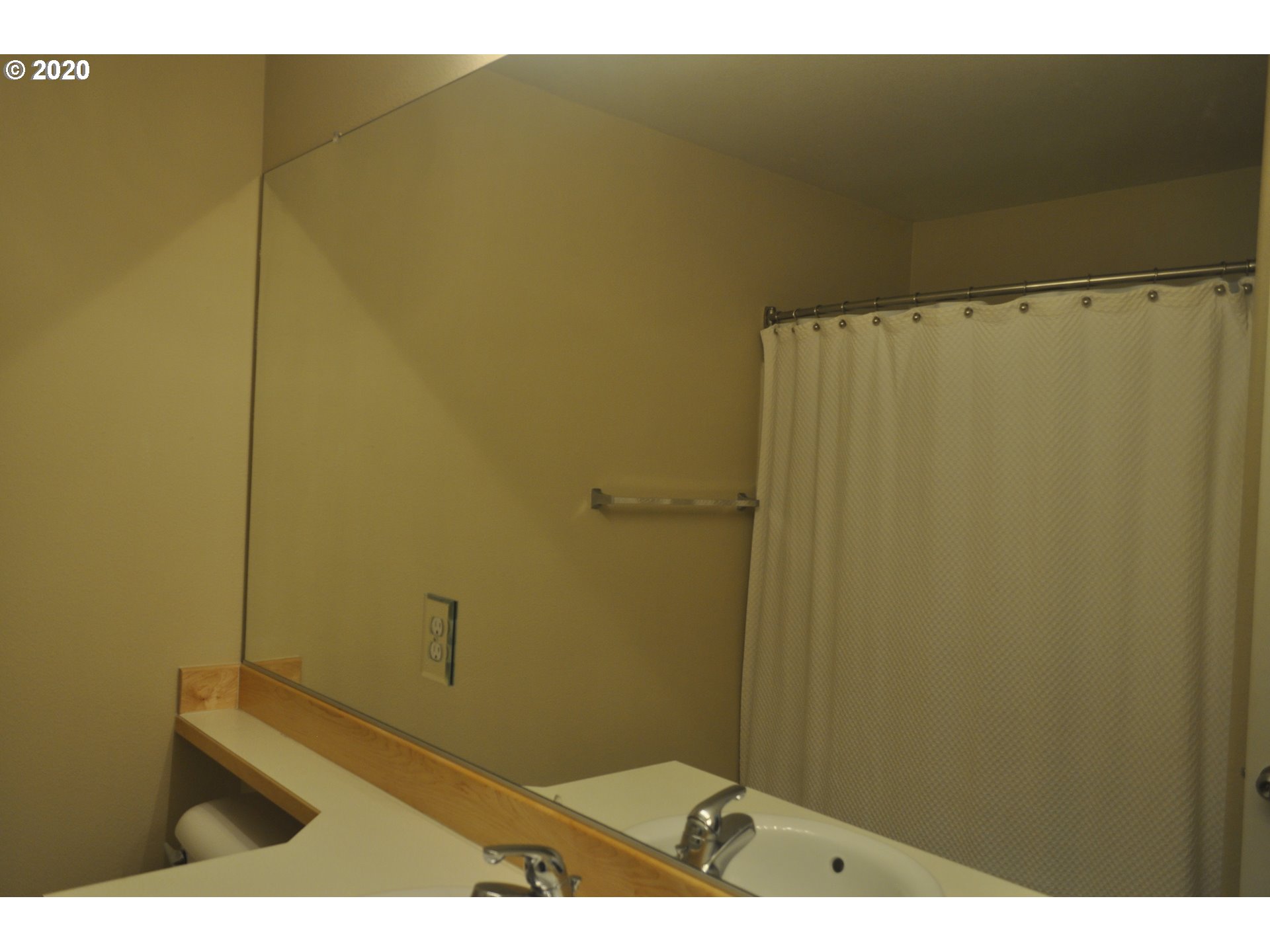 15210 Southwest Sparrow Loop, Unit 104 Beaverton, OR 97007 - Photo 17 of 23 Gallery Image 17