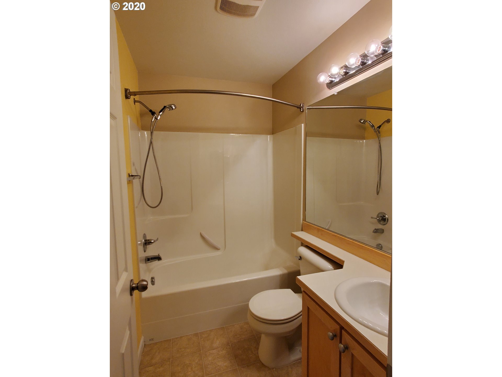 15210 Southwest Sparrow Loop, Unit 104 Beaverton, OR 97007 - Photo 21 of 23 Gallery Image 21