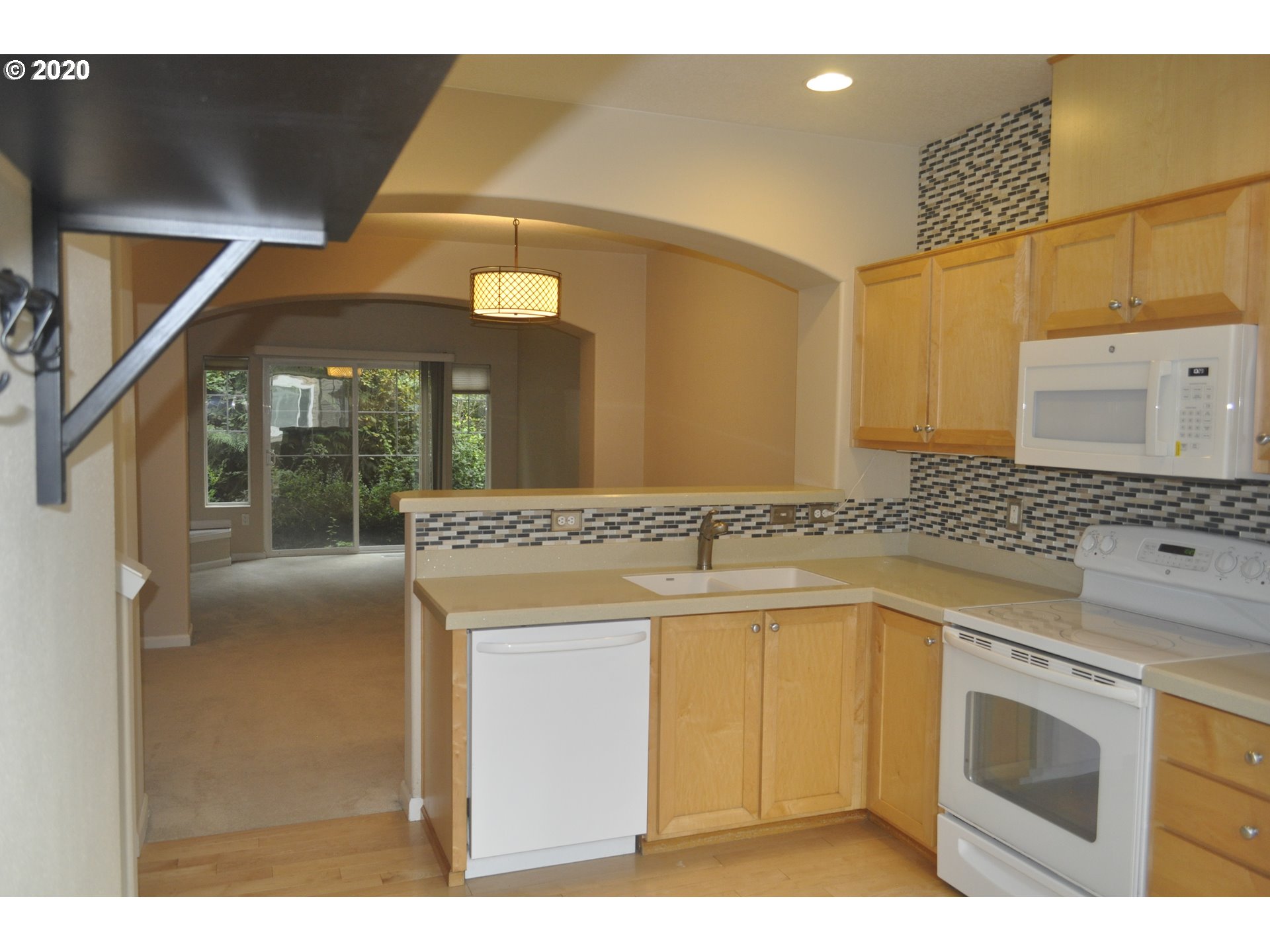 15210 Southwest Sparrow Loop, Unit 104 Beaverton, OR 97007 - Photo 10 of 23 Gallery Image 10