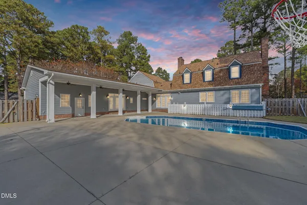 a view of yard and patio