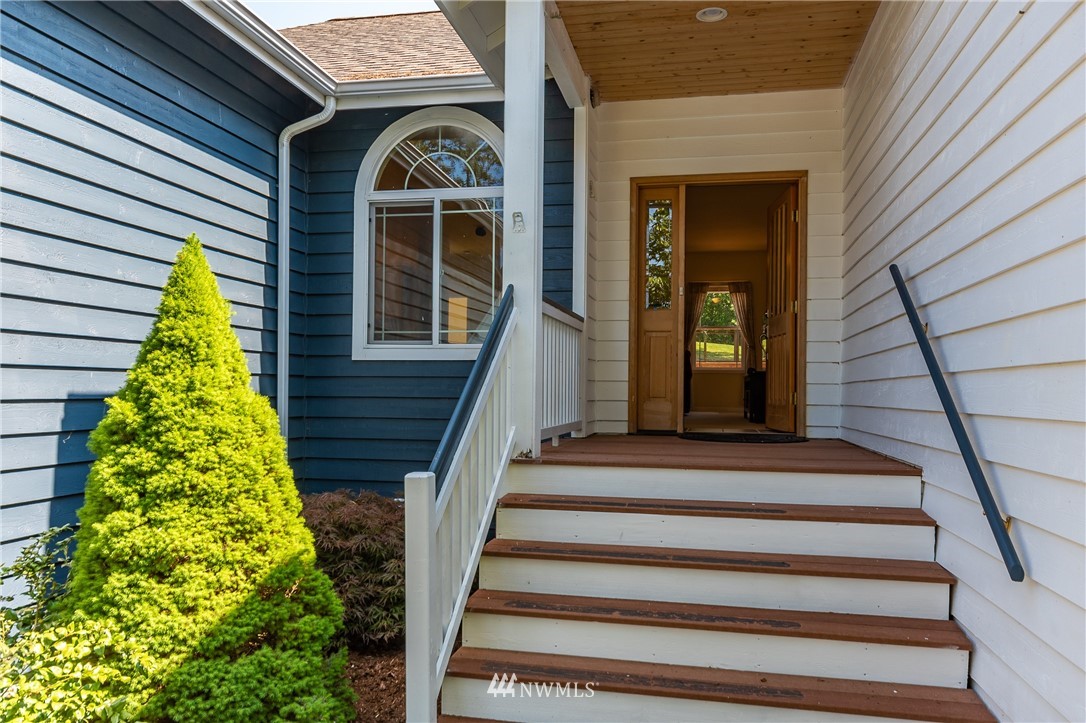 4831 Reindeer Road Freeland, WA 98249 - Photo 2 of 25 Gallery Image 2