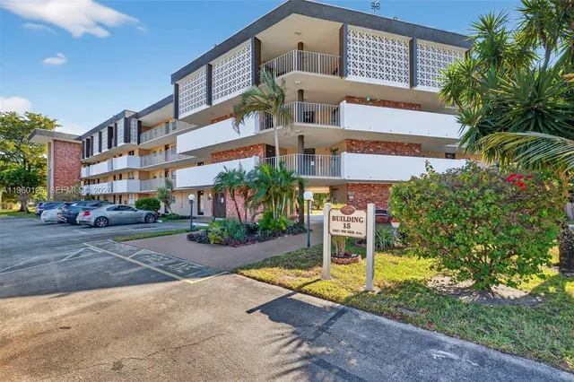 $92,500 | 2901 Northwest 46th Avenue, Unit 306, Lauderdale Lakes, FL 33313