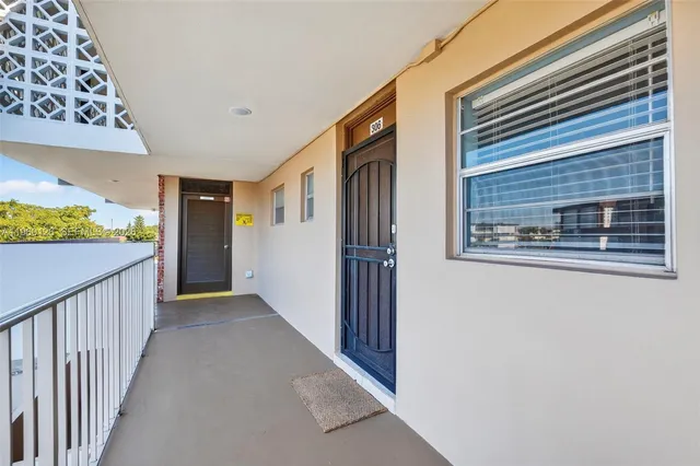 $92,500 | 2901 Northwest 46th Avenue, Unit 306, Lauderdale Lakes, FL 33313