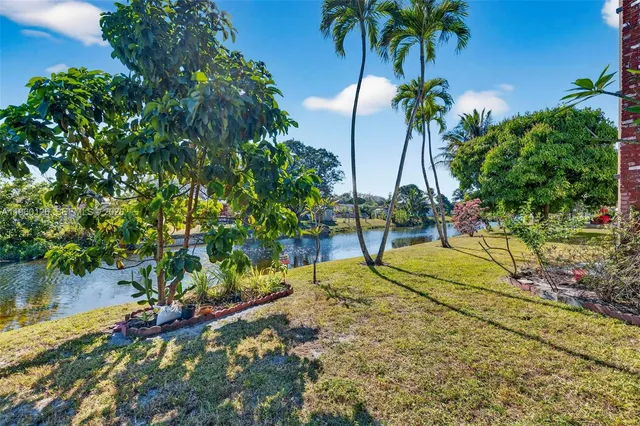 $92,500 | 2901 Northwest 46th Avenue, Unit 306, Lauderdale Lakes, FL 33313