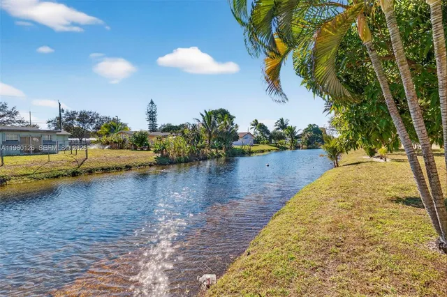 $92,500 | 2901 Northwest 46th Avenue, Unit 306, Lauderdale Lakes, FL 33313