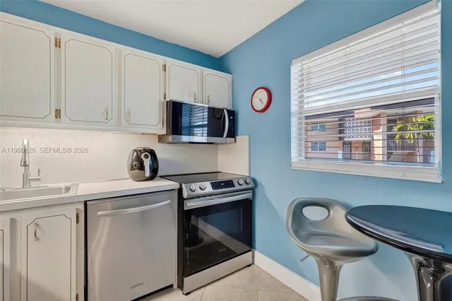 $92,500 | 2901 Northwest 46th Avenue, Unit 306, Lauderdale Lakes, FL 33313