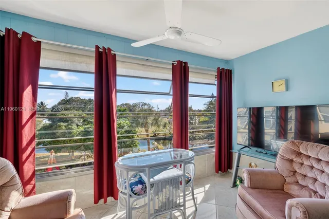 $92,500 | 2901 Northwest 46th Avenue, Unit 306, Lauderdale Lakes, FL 33313
