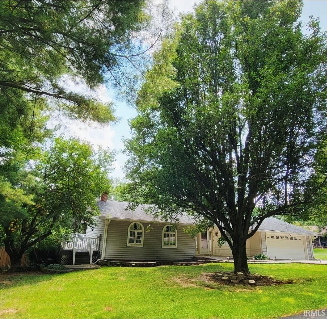 7 Tulip Lane Washington, IN 47501 - Photo 2 of 21