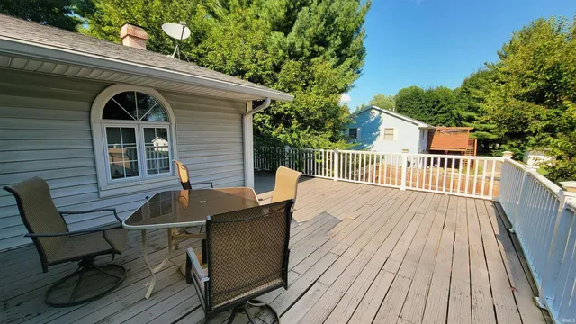 $299,900 | 7 Tulip Lane, Washington, IN 47501