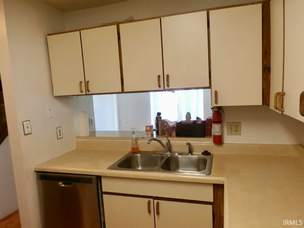 $179,000 | 2370 South Henderson Street, Bloomington, IN 47401