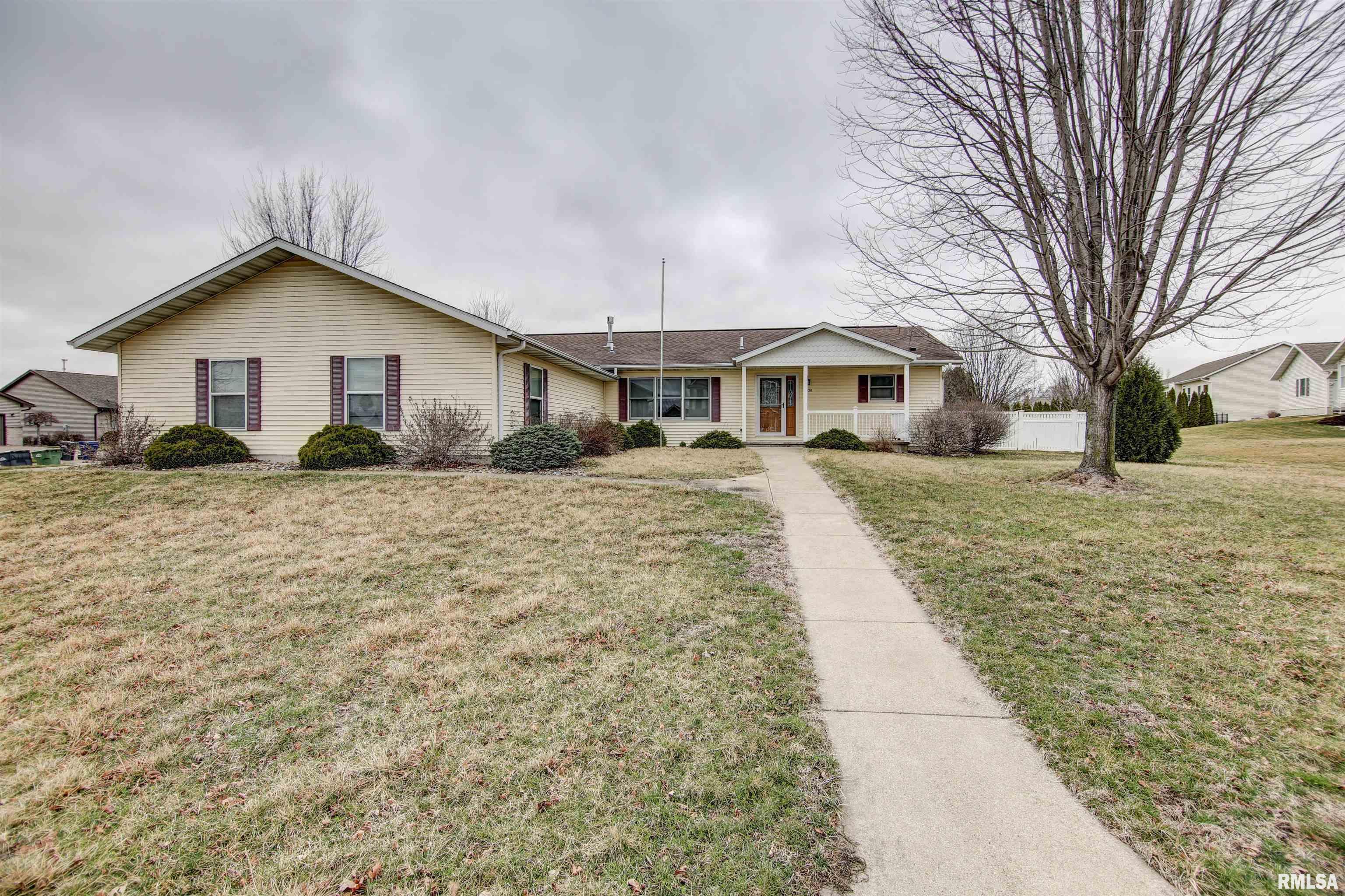 1908 Mill Court Clinton, IA 52732 - Photo 1 of 25 Gallery Image 1