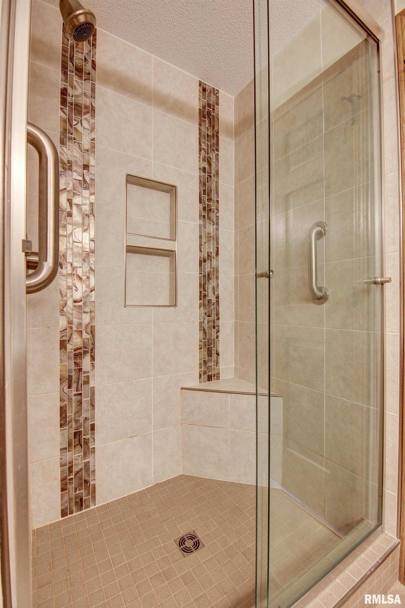 1908 Mill Court Clinton, IA 52732 - Photo 12 of 25 Gallery Image 12