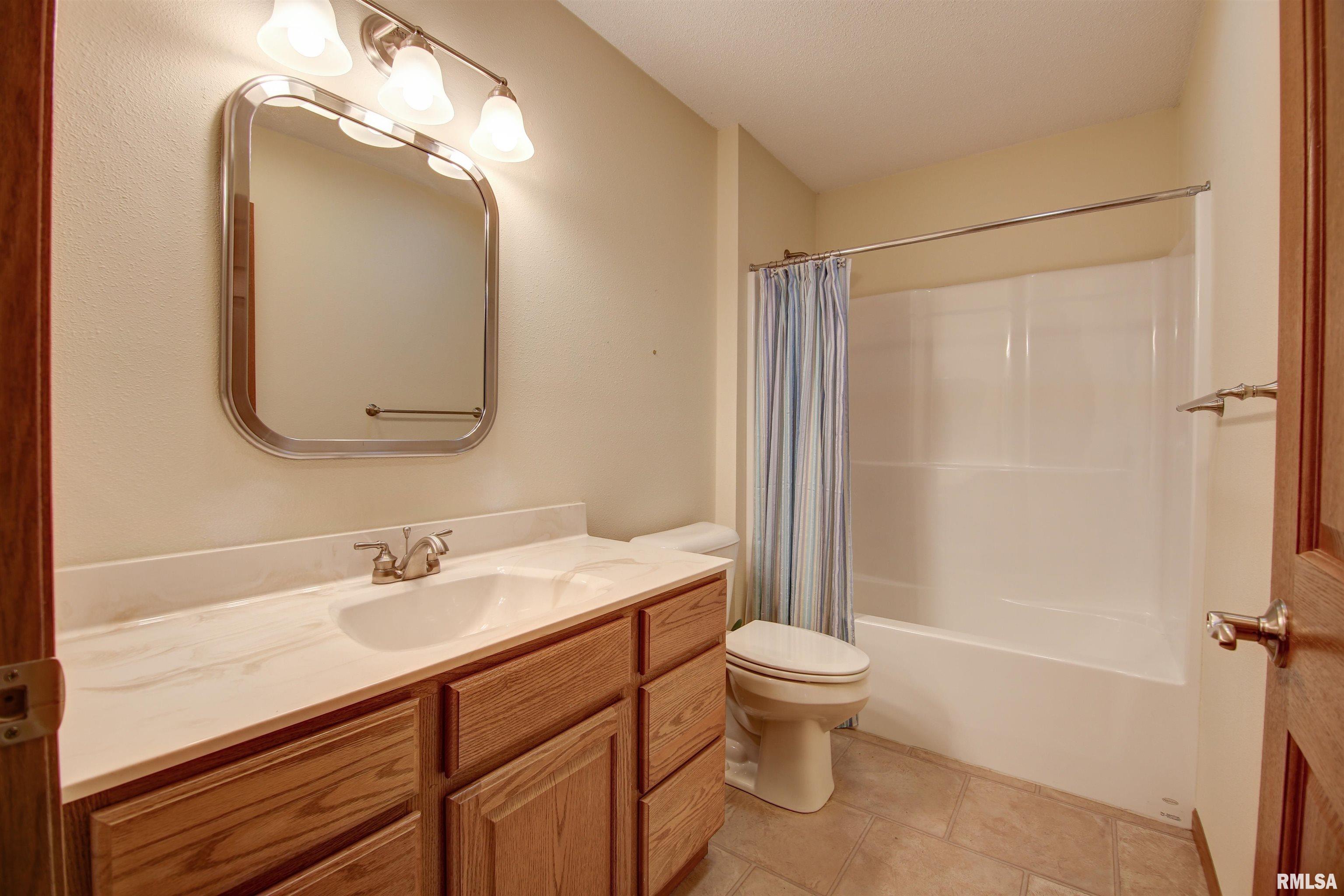 1908 Mill Court Clinton, IA 52732 - Photo 15 of 25 Gallery Image 15