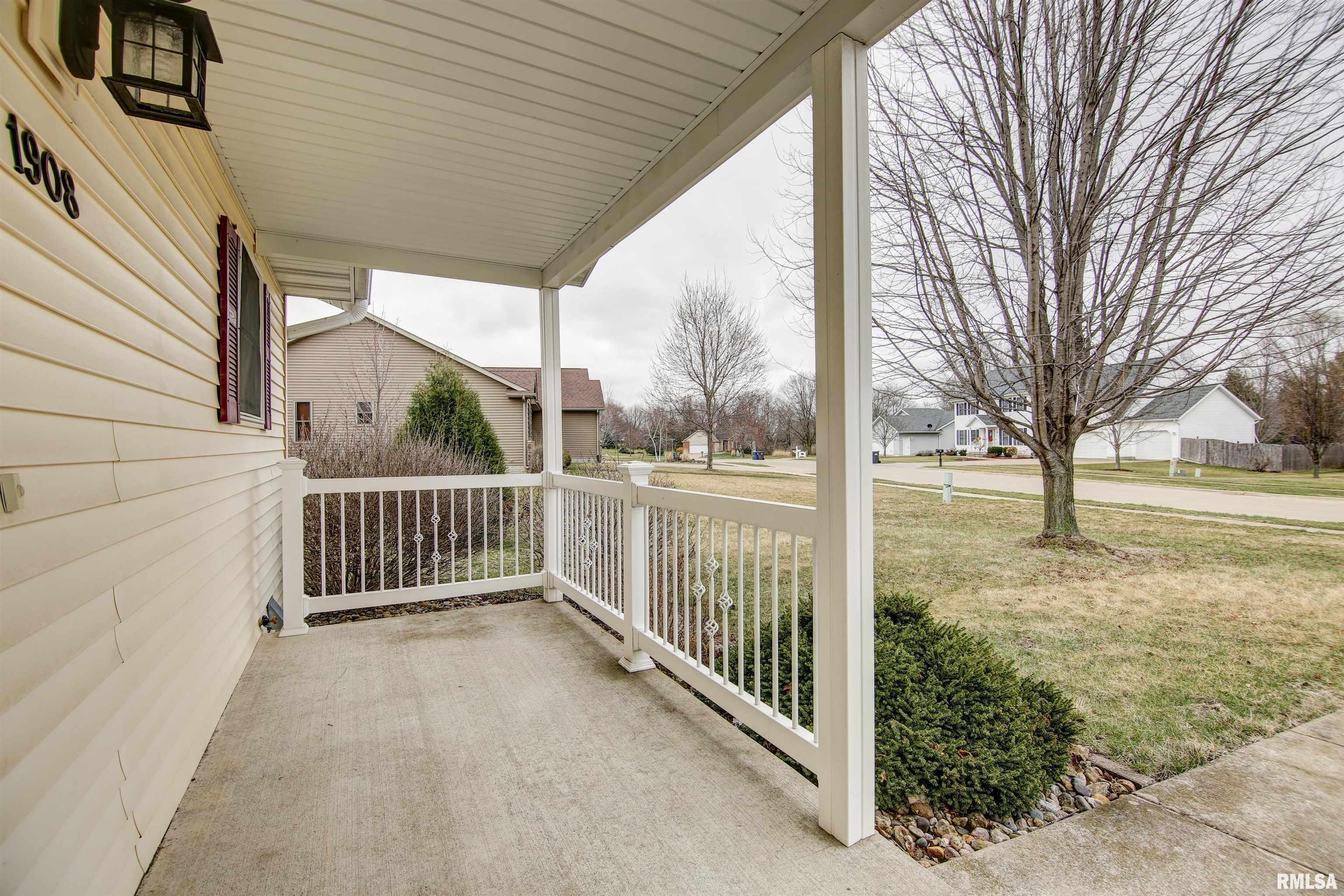 1908 Mill Court Clinton, IA 52732 - Photo 2 of 25 Gallery Image 2