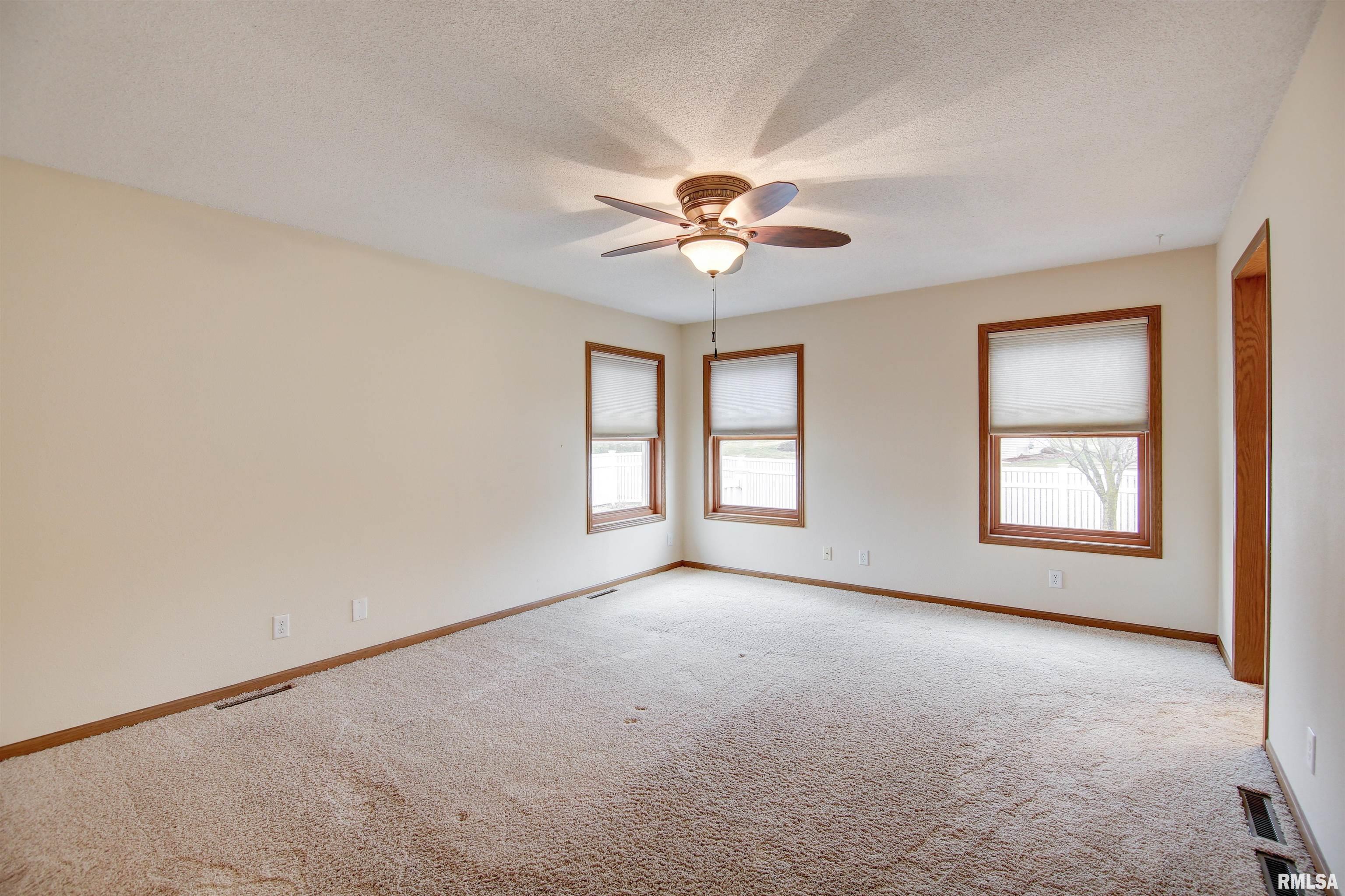 1908 Mill Court Clinton, IA 52732 - Photo 10 of 25 Gallery Image 10