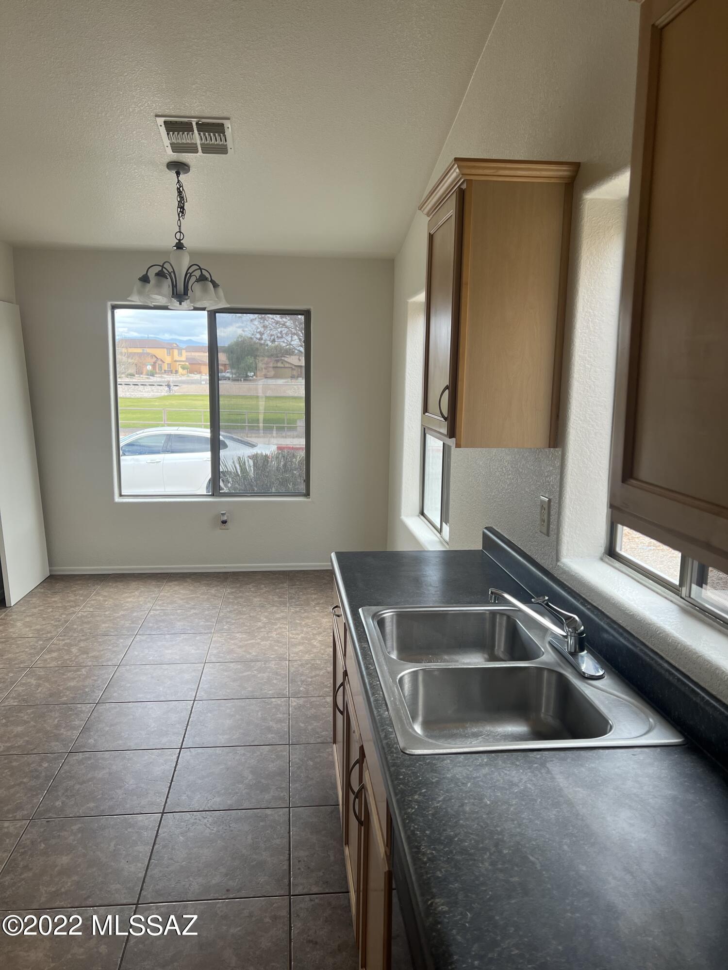 5924 South Avenida Ribero Tucson, AZ 85706 - Photo 4 of 27