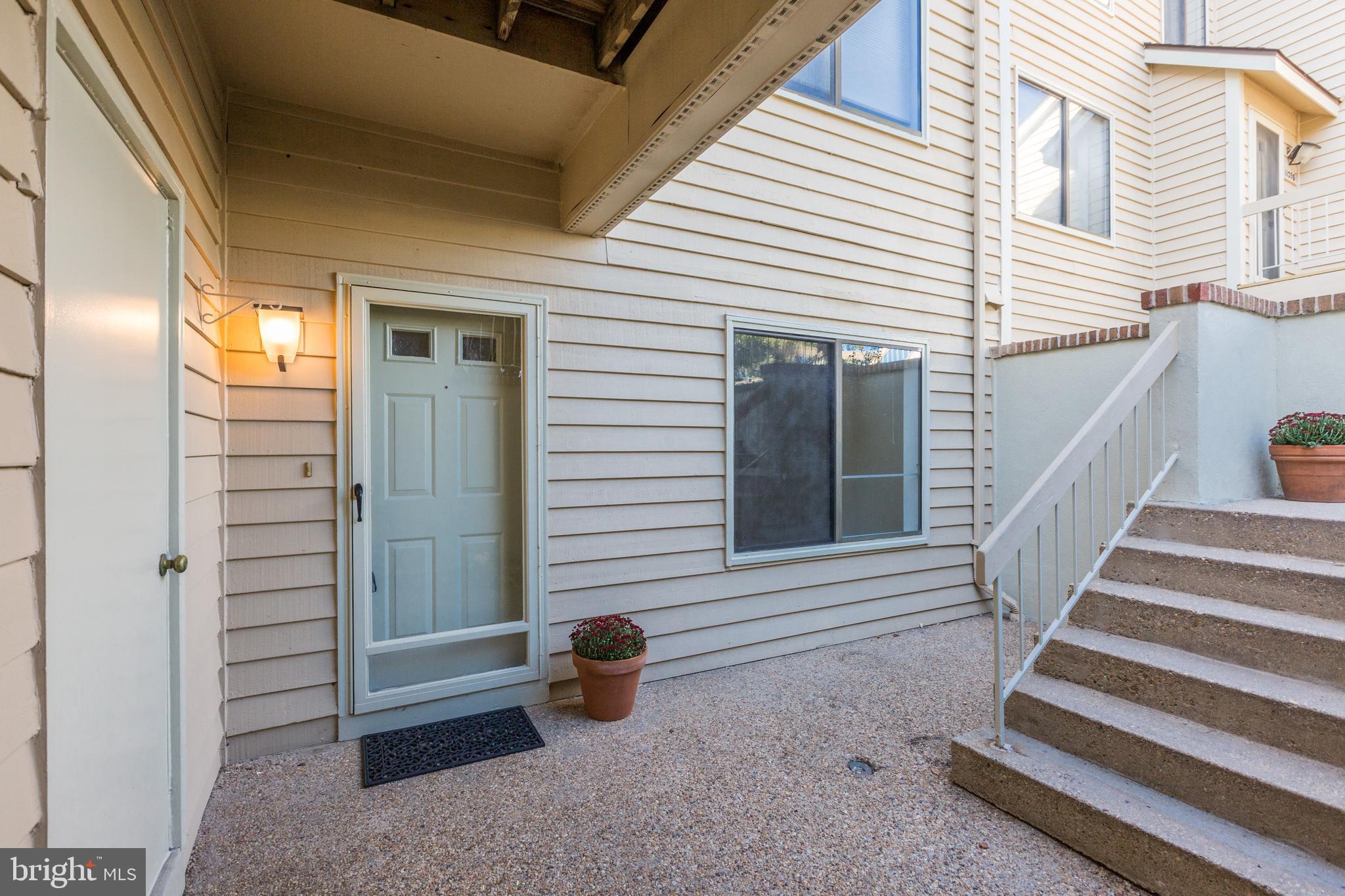 11250 Harbor Court Reston, VA 20191 - Photo 3 of 31 Welcome home.