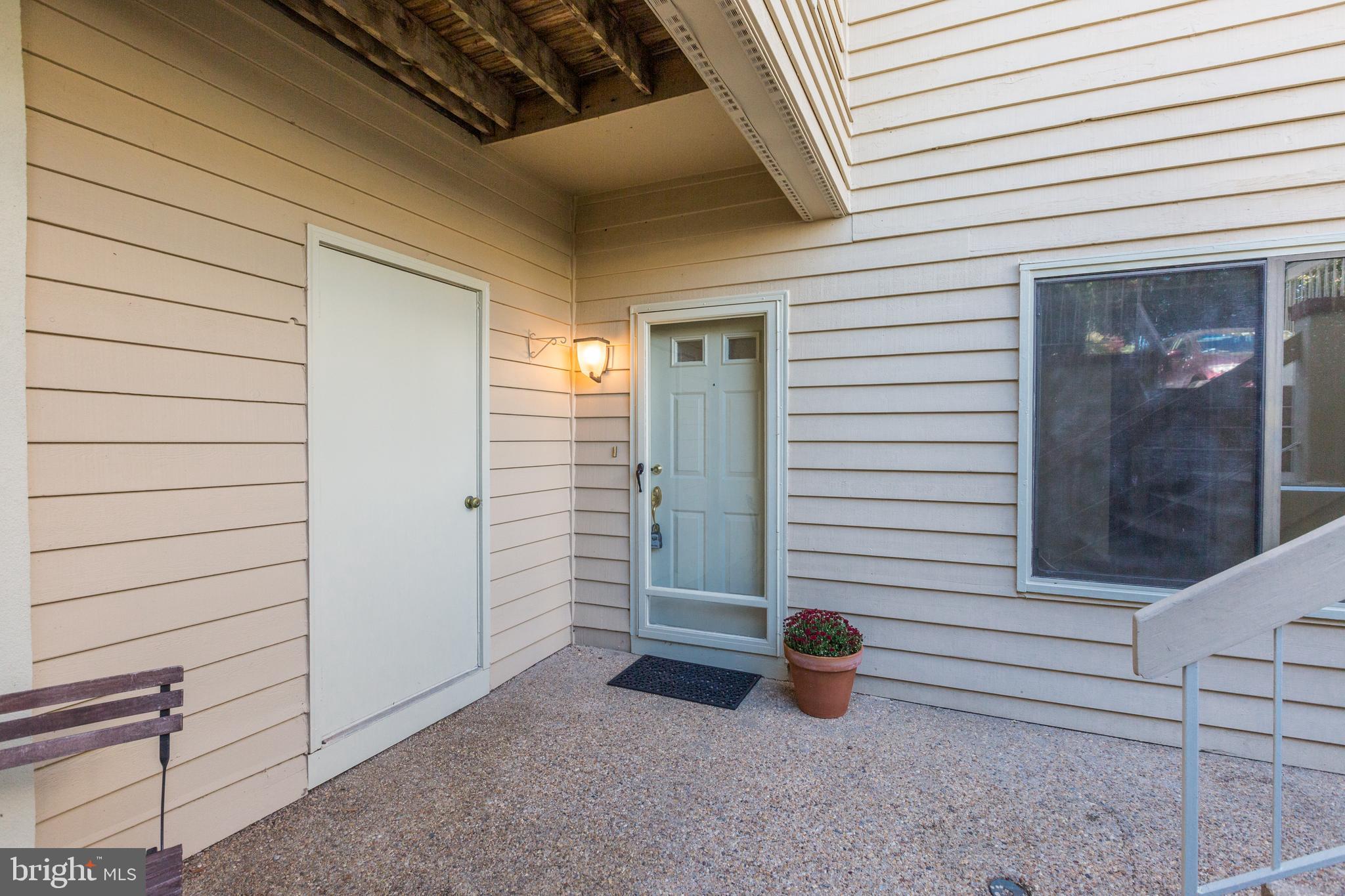 11250 Harbor Court Reston, VA 20191 - Photo 4 of 31 Gallery Image 4