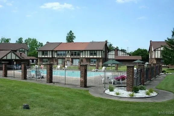 $1,395 | 4417 Chestnut Ridge Road, Amherst, NY 14228