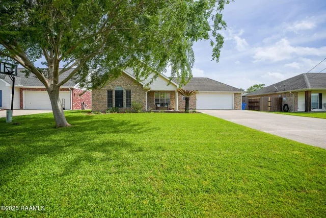 $247,500 | 1308 Arbor Circle, Morgan City, LA 70380