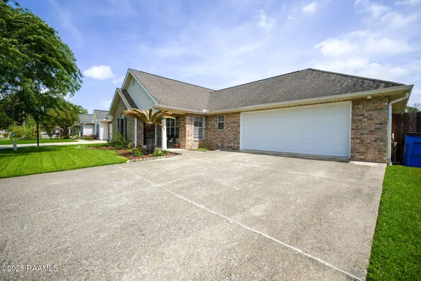 $240,000 | 1308 Arbor Circle, Morgan City, LA 70380