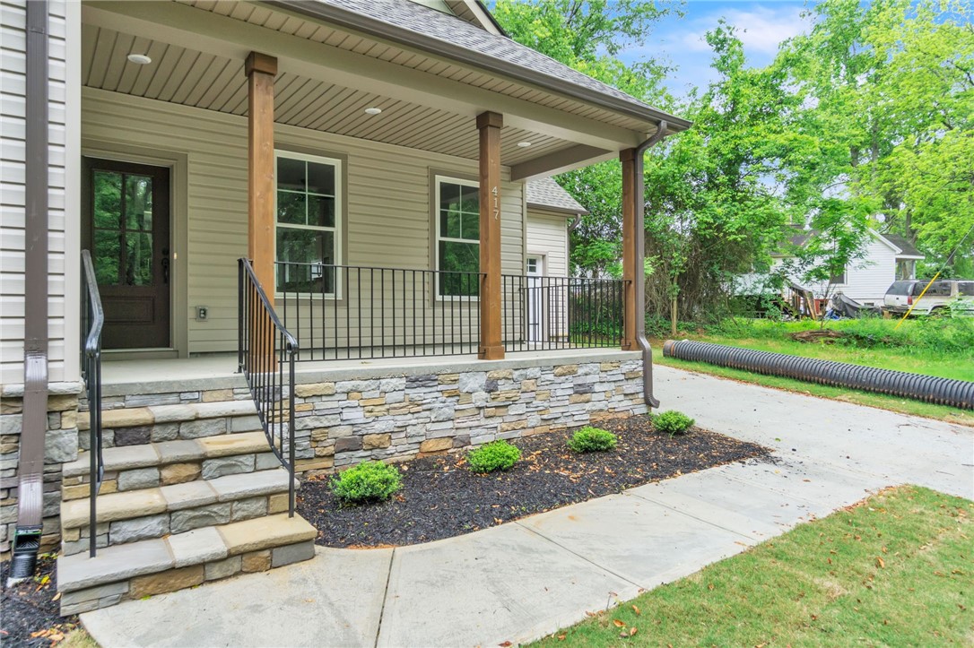 417 Thompson Street Pendleton, SC 29670 - Photo 3 of 31