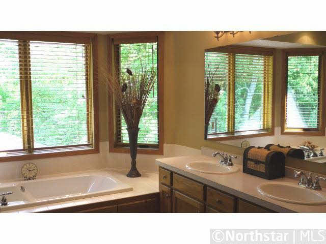 4025 Raspberry Ridge Road Northeast Prior Lake, MN 55372 - Photo 11 of 18 Gallery Image 11