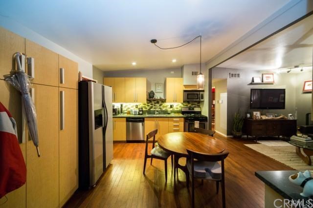 541 Bernard Street, Unit B Costa Mesa, CA 92627 - Photo 11 of 30