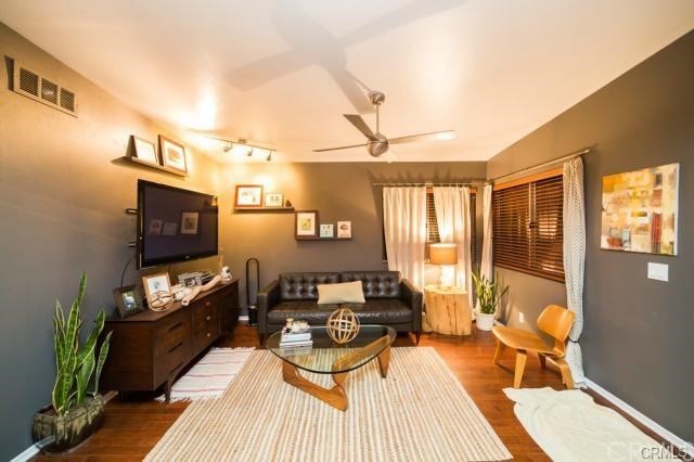 541 Bernard Street, Unit B Costa Mesa, CA 92627 - Photo 7 of 30