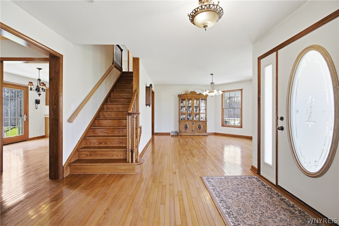2665 Lakeview Road Hamburg, NY 14085 - Photo 8 of 50