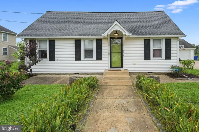 $345,000 | 219 South West Street, Harrington, DE 19952