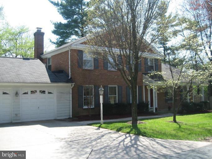 12301 Falls Road Potomac, MD 20854 - Photo 1 of 28 Exterior (Main)