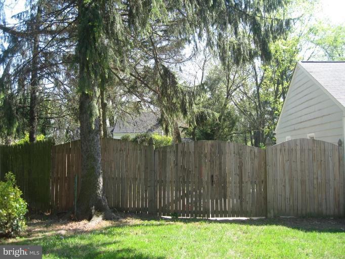 12301 Falls Road Potomac, MD 20854 - Photo 2 of 28 Exterior #2