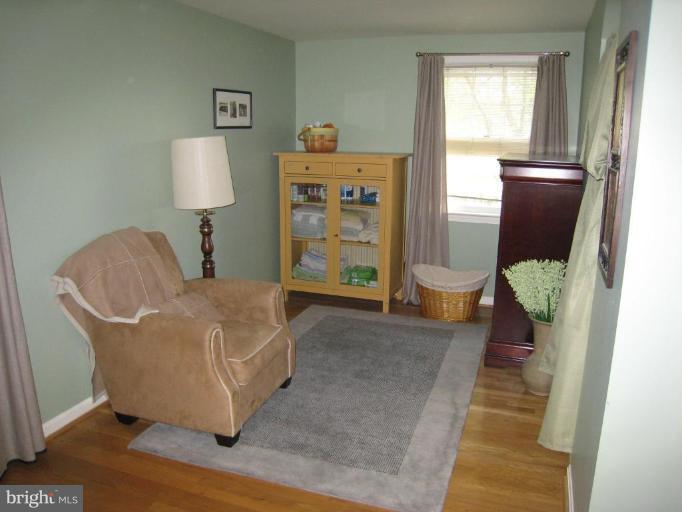 12301 Falls Road Potomac, MD 20854 - Photo 14 of 28 Sitting Are in Owners Suite