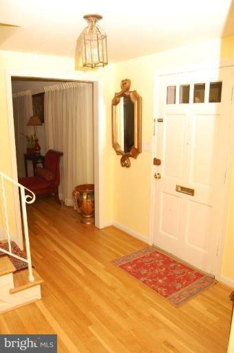 12301 Falls Road Potomac, MD 20854 - Photo 25 of 28 Entrance / Foyer