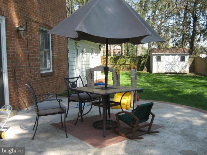 12301 Falls Road Potomac, MD 20854 - Photo 5 of 28 Patio