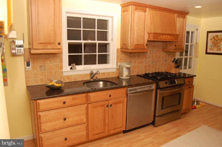 12301 Falls Road Potomac, MD 20854 - Photo 7 of 28 Kitchen #2