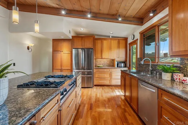 $2,280,000 | 2195 Basswood Avenue, Carlsbad, CA 92008