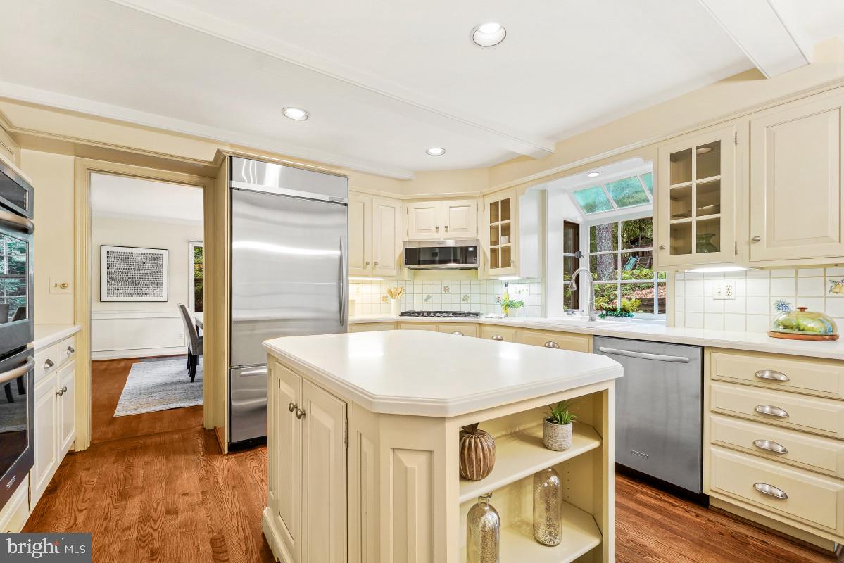 8006 Greentree Road Bethesda, MD 20817 - Photo 15 of 44 Kitchen