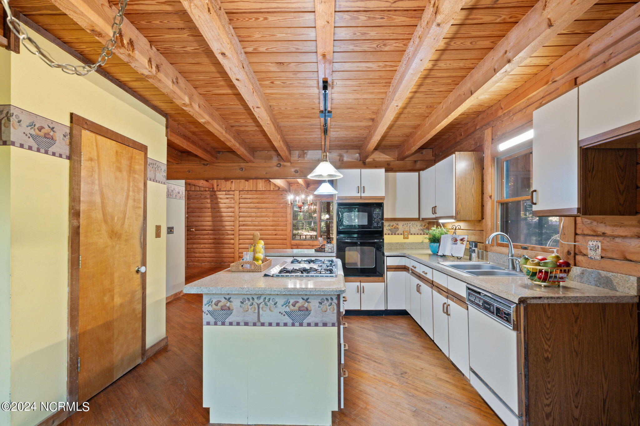 2004 Forest Drive Clayton, NC 27520 - Photo 10 of 38 30-web-or-mls-DSC07979