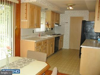 1136 West Thomas Road Lansdale, PA 19446 - Photo 3 of 7 Kitchen