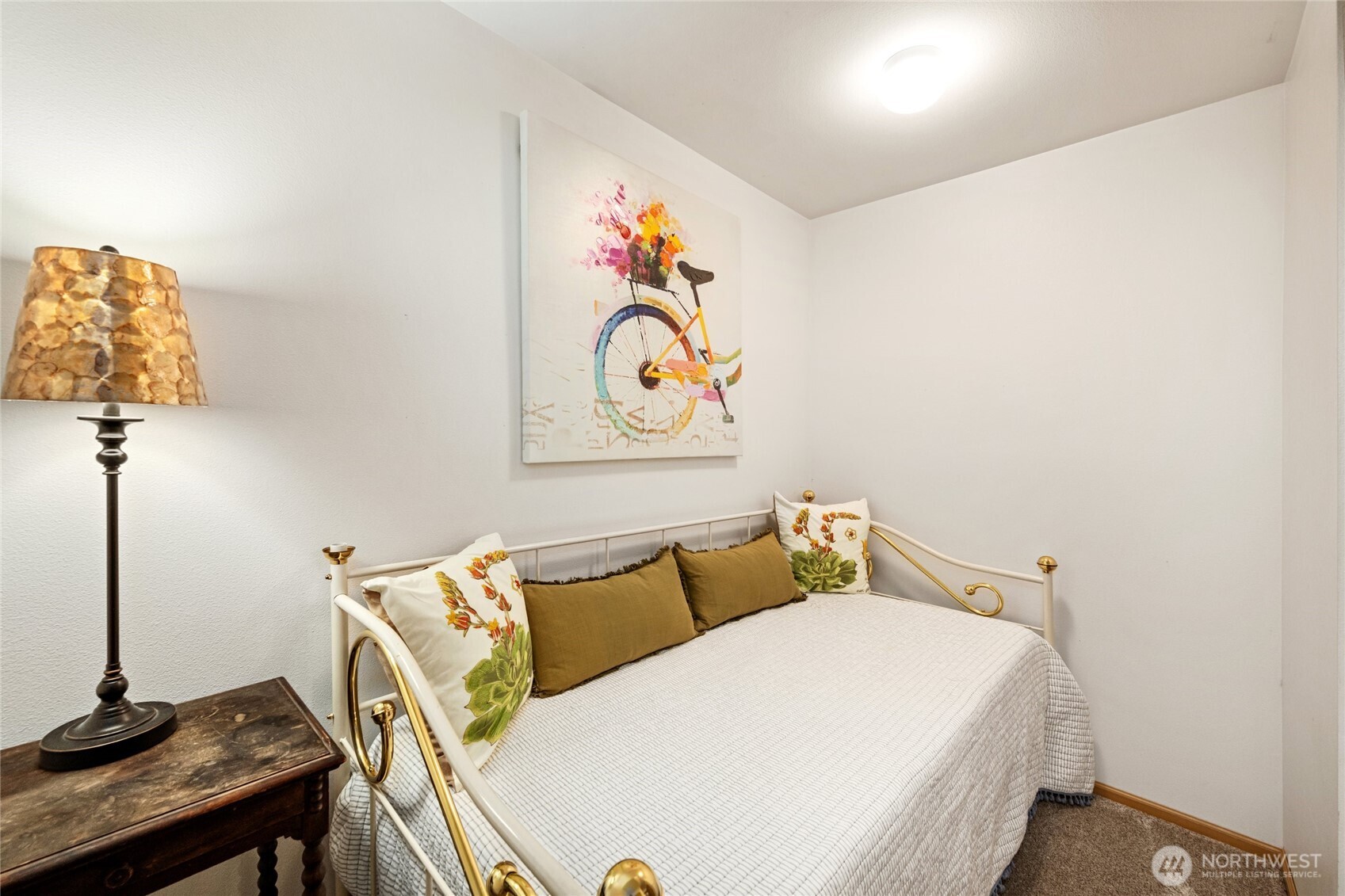 770 East Wiser Lake Road Lynden, WA 98264 - Photo 22 of 36 a bedroom with a bed and a table