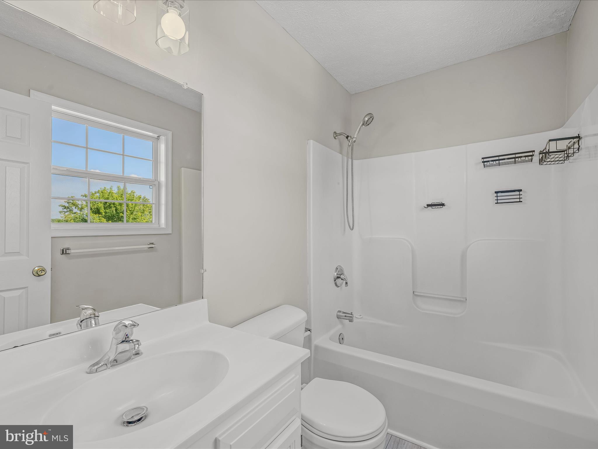 904 Oak Lee Drive Ranson, WV 25438 - Photo 19 of 56 Primary Bathroom
