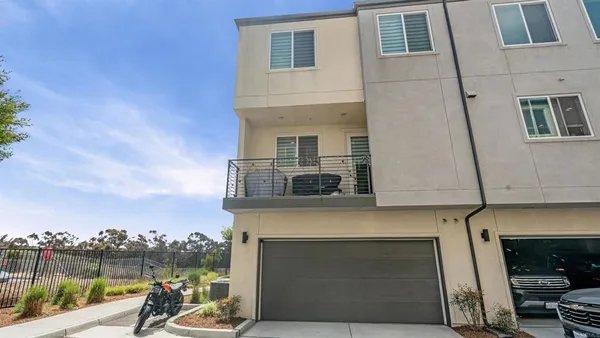 $665,000 | 5272 Beachfront Cove, Unit 225, San Diego, CA 92154