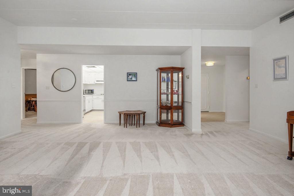 614 Loveville Road, Unit D1D Hockessin, DE 19707 - Photo 4 of 22 Another View of Living Room Area